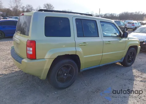 2010 Jeep Patriot Sport z USA, uszkodzony, nr VIN 1J4NF2GB0AD510893